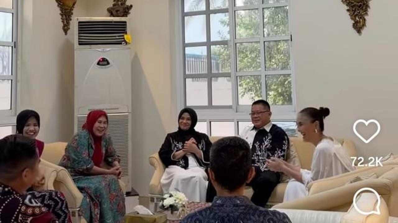 Agnez Mo Semringah Ikut Bukber di KJRI Dubai, Tekankan Toleransi Beragama