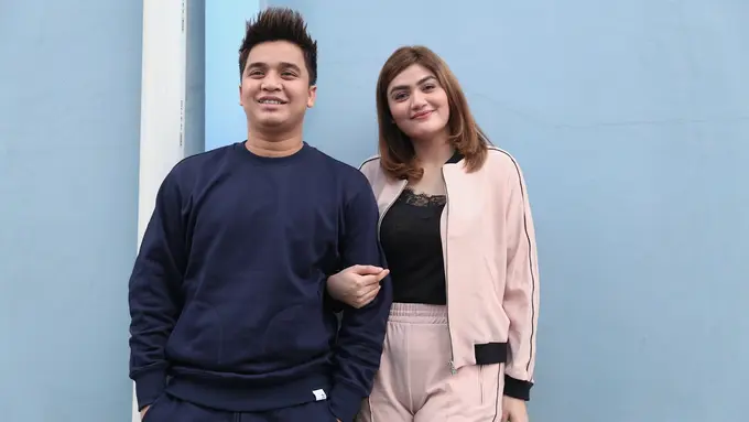 [Bintang] Billy Syahputra dan Hilda Fitria