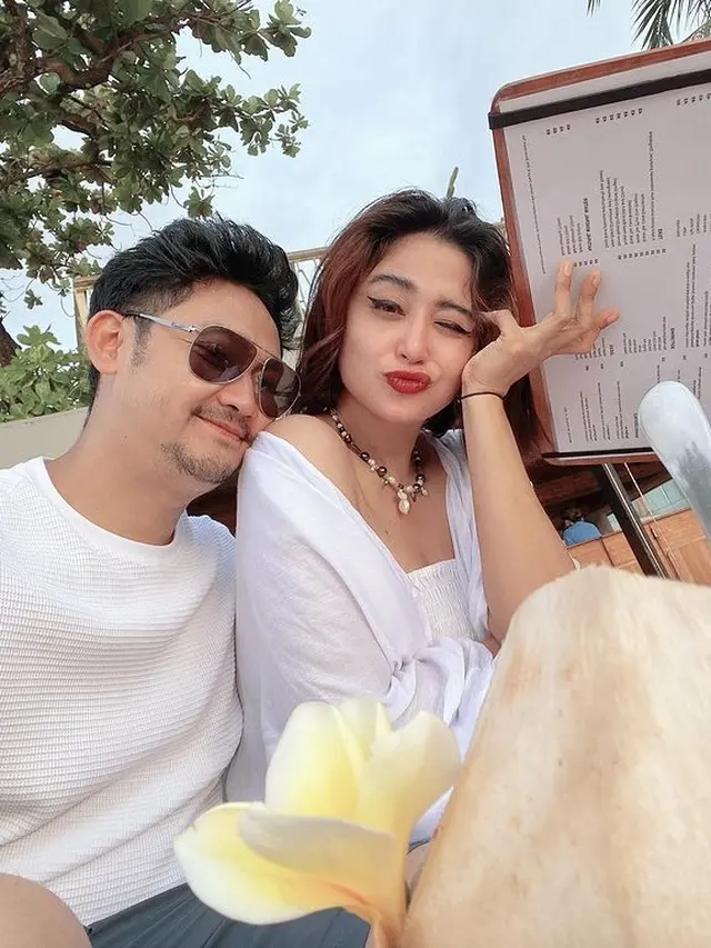 [Fimela] Dewi Perssik dan Angga Wijaya