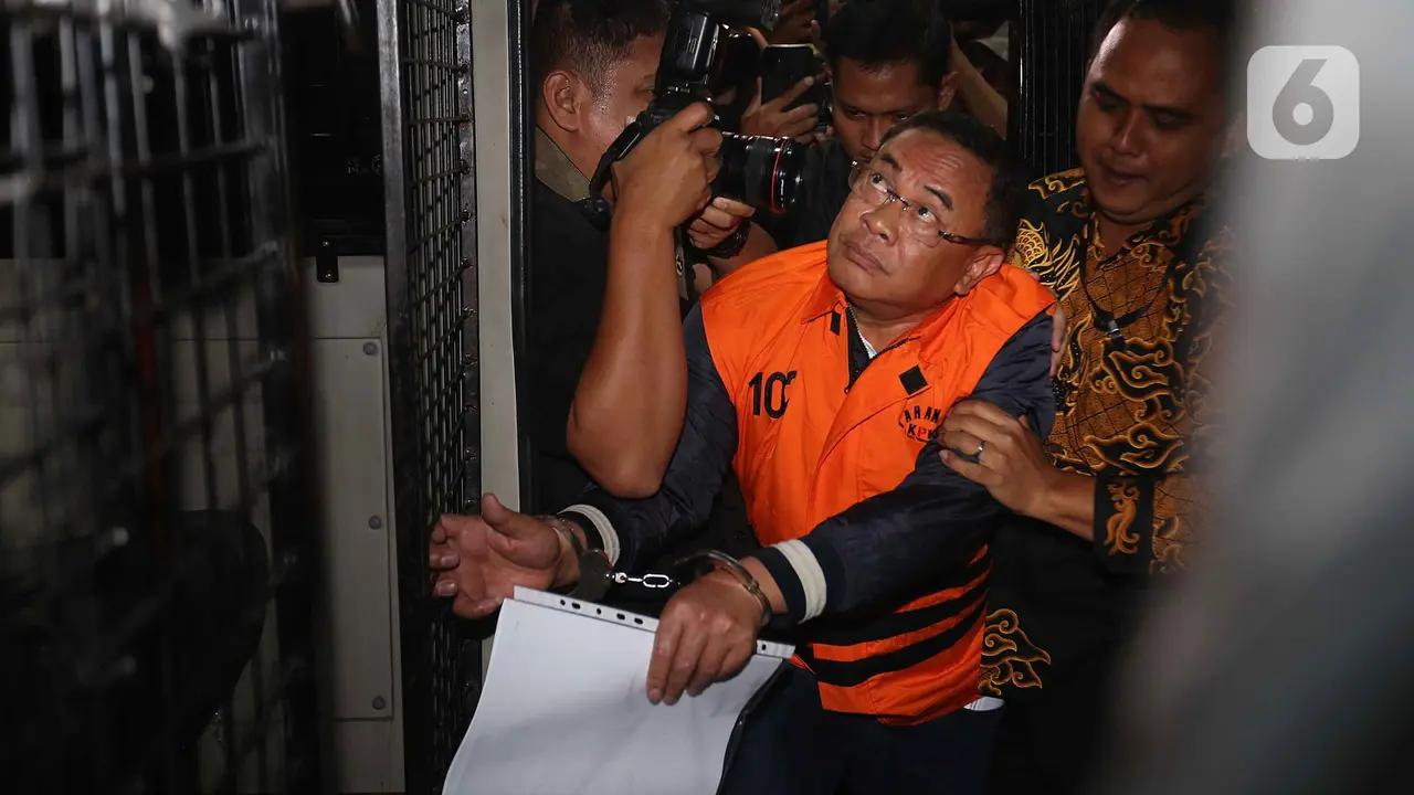 Terjaring OTT Terkait Korupsi Pengisian Jabatan Perangkat Desa, Bupati Pati Sudewo Ditahan KPK