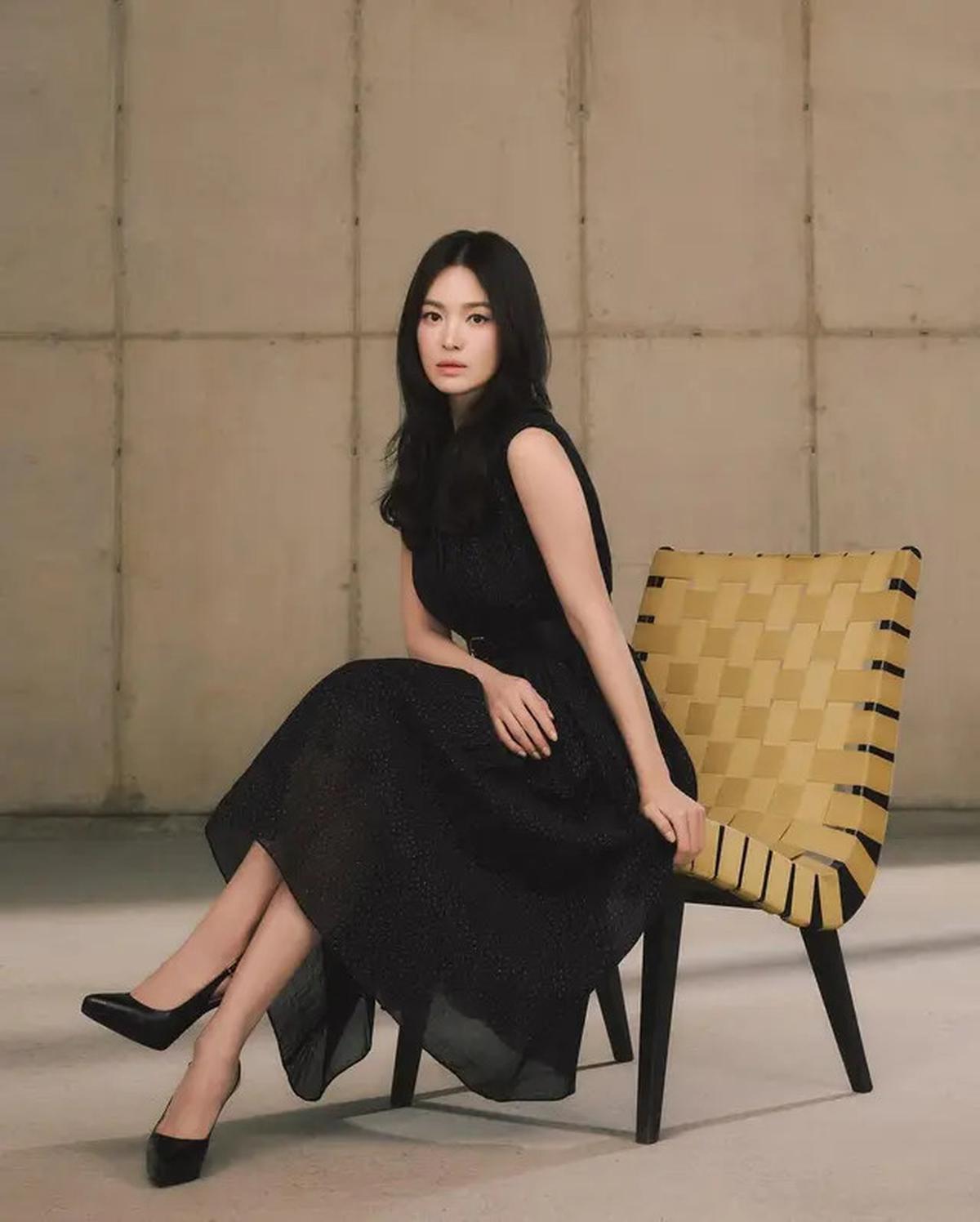 5 Model Atasan Wanita Simple Elegan, Bikin Tampilan Lebih Trendi