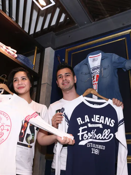 Mengenai alasan ketertarikannya membuka lini fesyen adalah karena memang suami dari artis Nagita Slavina ini memang sangat memperhatikan dan mengikuti perkembangan dunia fesyen di Indonesia. (Nurwahyunan/Bintang.com)