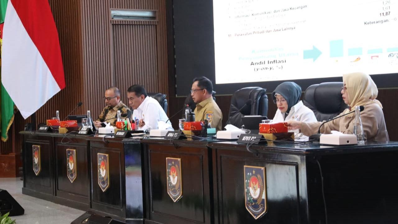 Mendagri Tito Karnavian saat Rapat Rakor Pengendalian Inflasi Daerah