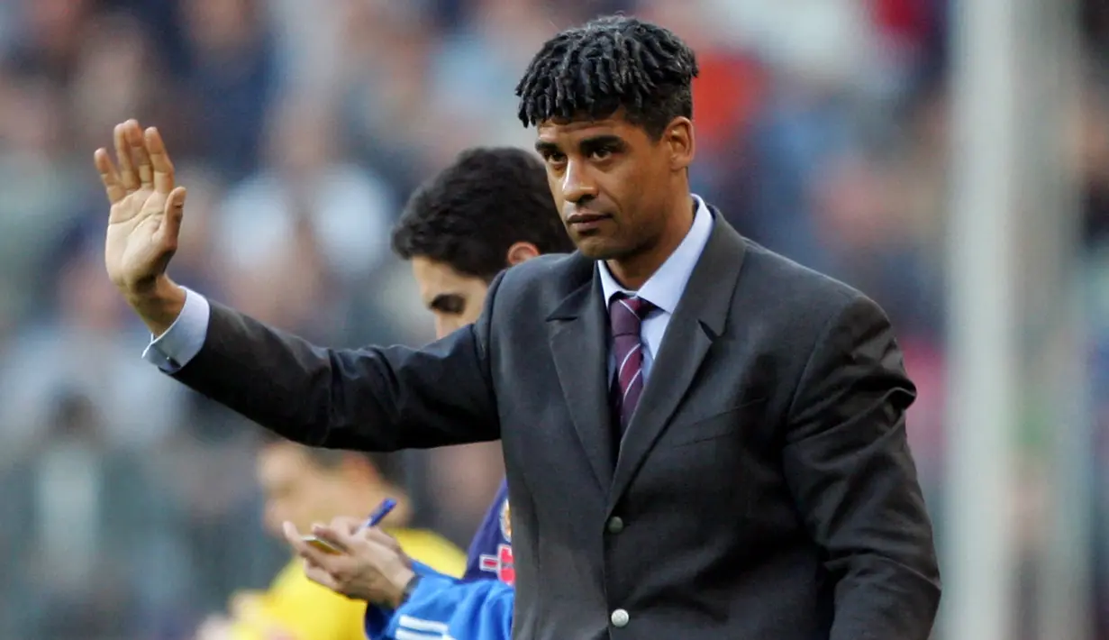 Frank Rijkaard. Eks pelatih berusia 59 tahun yang terakhir mengarsiteki Timnas Arab Saudi pada Januari 2013 ini merupakan pelatih kelima asal Belanda yang mampu meraih trofi Liga Champions. Ia meraihnya di musim ke-3 membesut Barcelona pada musim 2005/2006 usai mengalahkan Arsenal 2-1 di partai final. Total ia menukangi Barcelona selama 5 tahun, mulai Juli 2003 hingga Mei 2008. (AFP/Lluis Gene)
