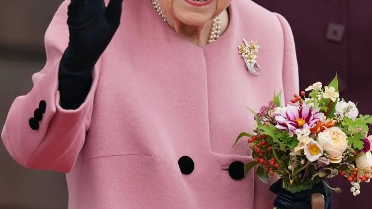 Ratu Elizabeth II Positif Covid-19 di Usia 95 Tahun, Alami Gejala Ringan