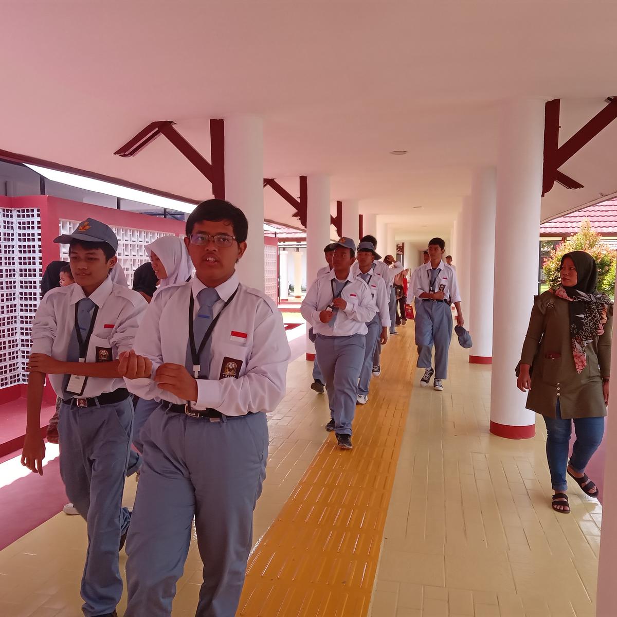 Simulasi Sekolah Rakyat di Bekasi