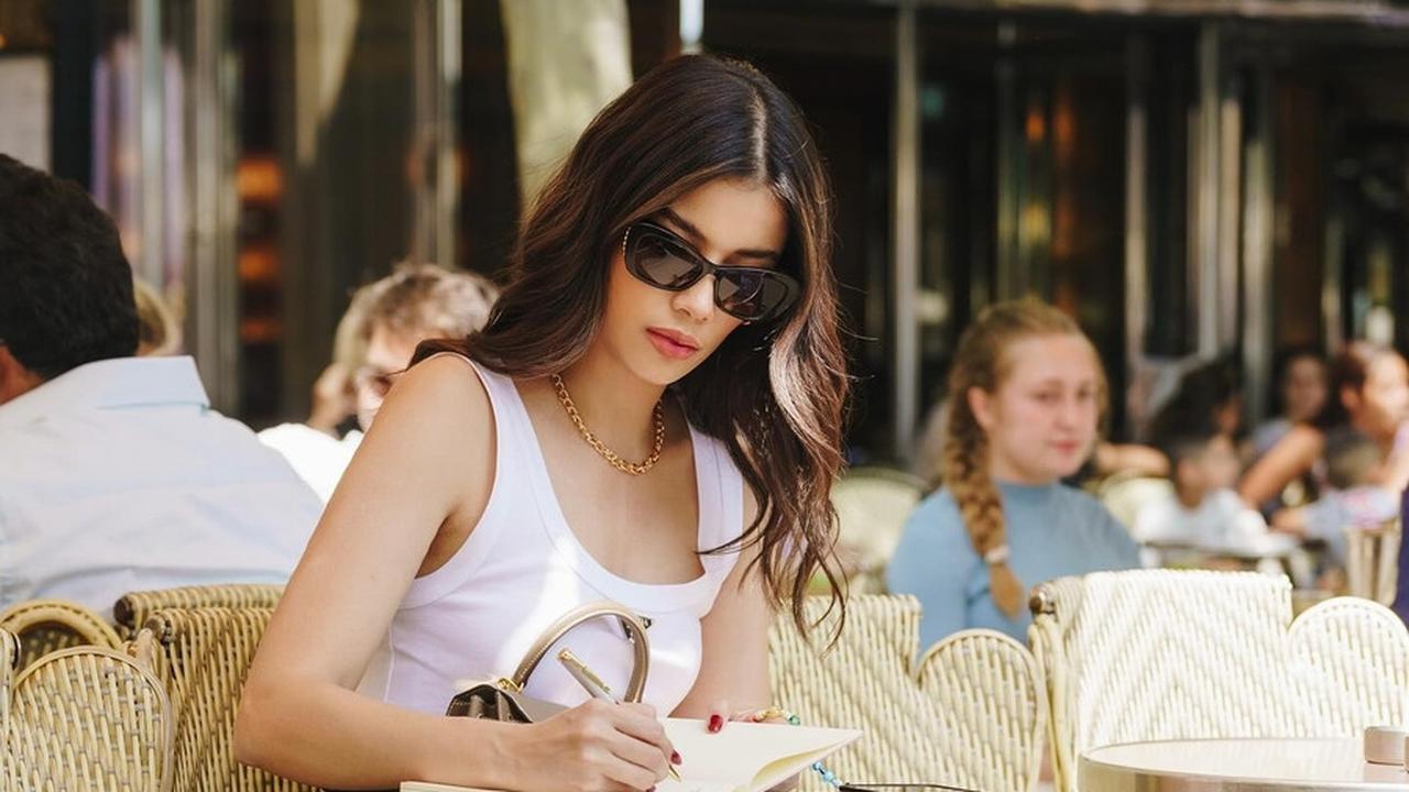 Di Foto Ini Sabrina Terlihat Dewasa