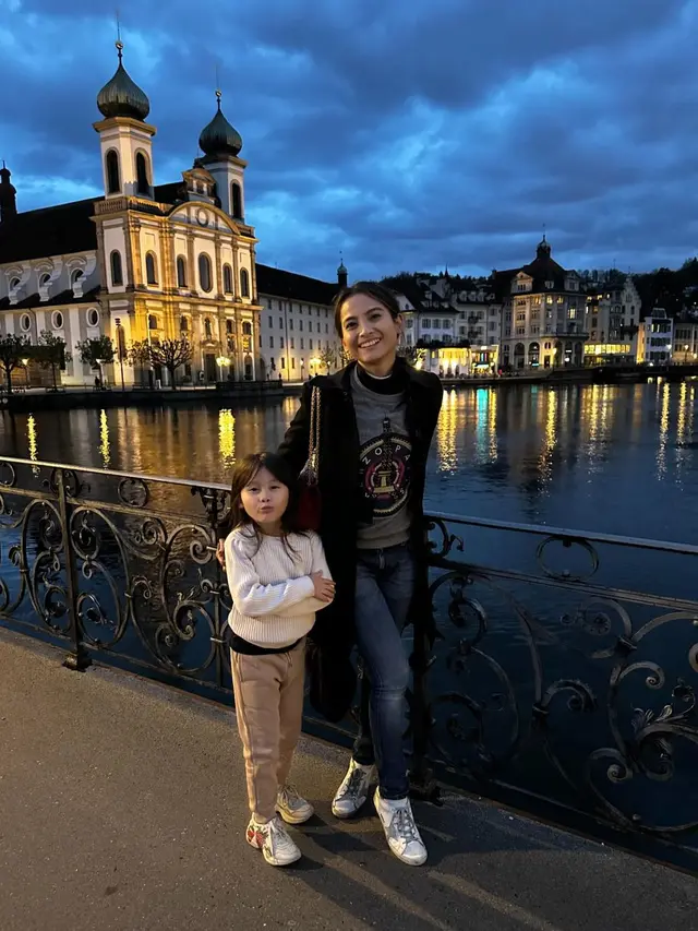 8 Gaya Seleb Habiskan Libur Lebaran Bersama Keluarga, Ayu Ting Ting, Wulan Guritno, hingga Shandy Aulia