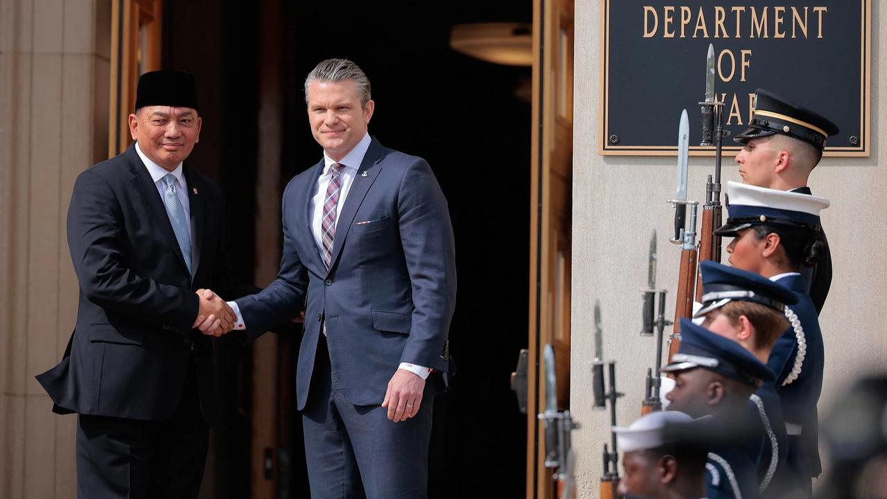 FOTO: Menhan Sjafrie Bertemu Menteri Perang Amerika Serikat di Pentagon