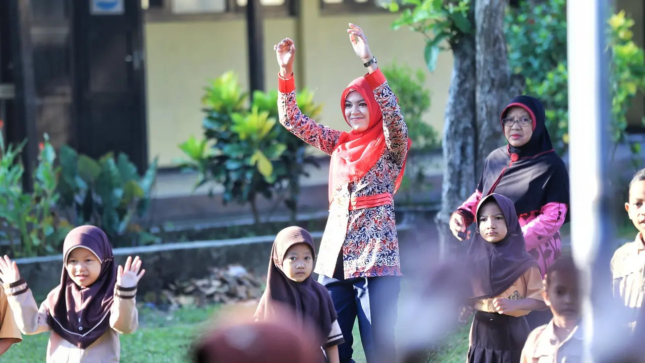 Sosok Guru Cantik Rizma di Mata Anak Muridnya