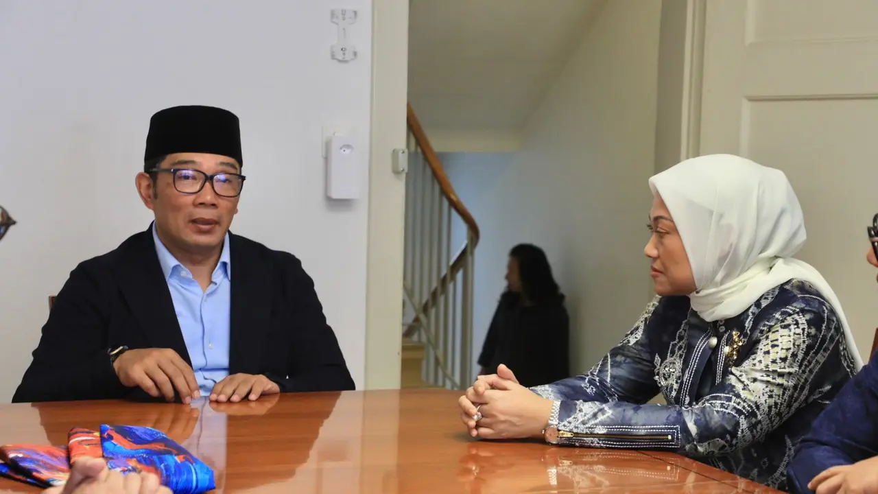 Menaker Ida Bertemu Ridwan Kamil di Swiss (Istimewa)