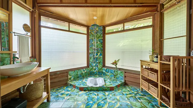 Kamar mandi modern kloset jongkok (Foto: Reve Art AI)