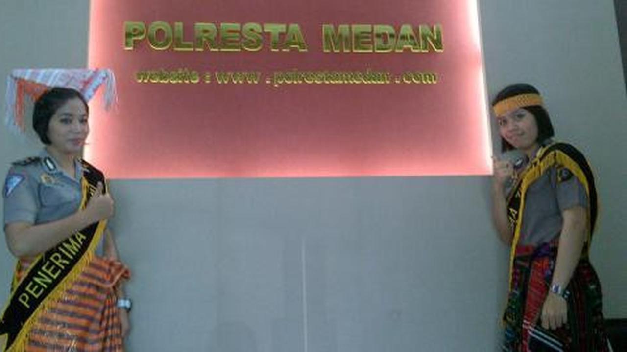 Polwan di Medan kenakan busana adat agar lebih humanis