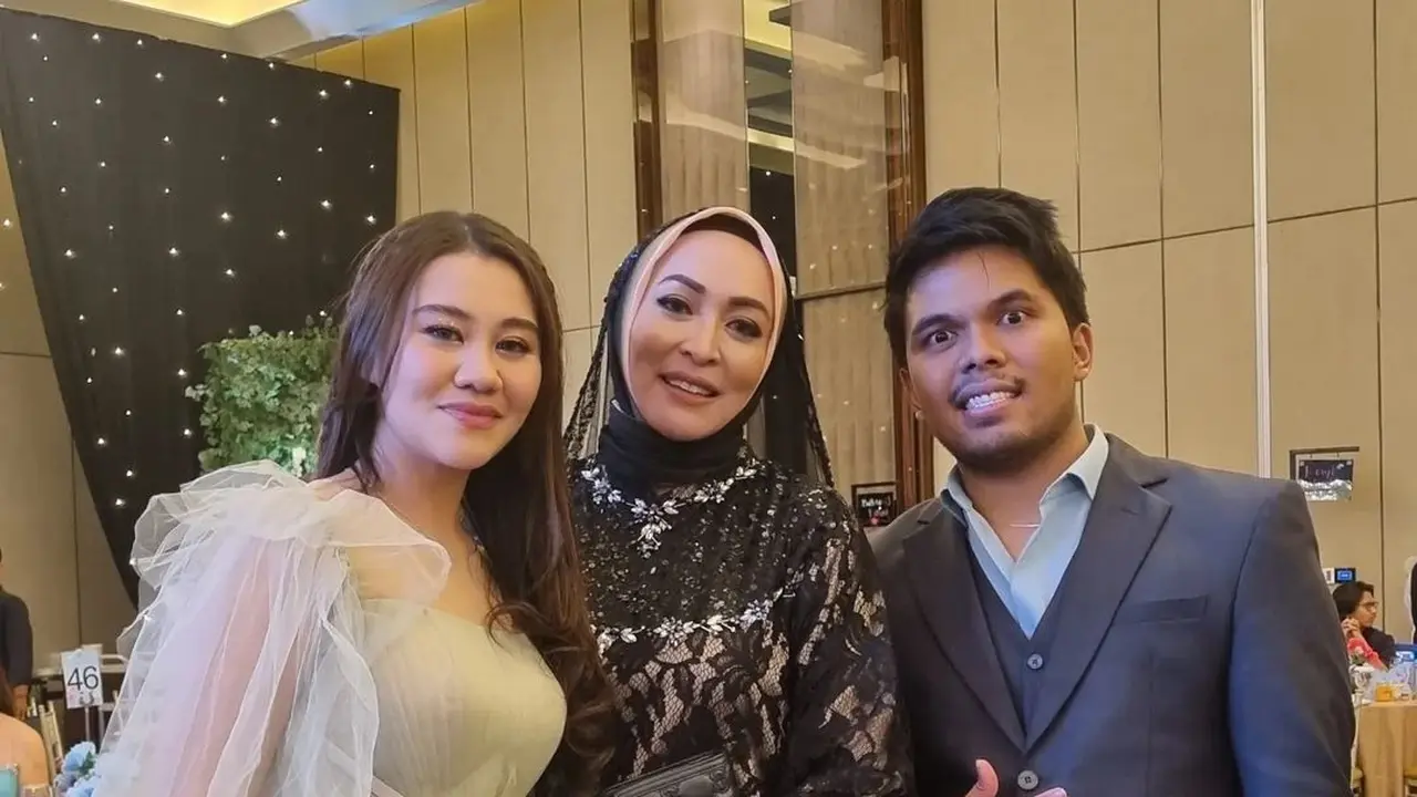 Angelina Sondakh Bersama Aaliyah Massaid dan Thariq Halilintar