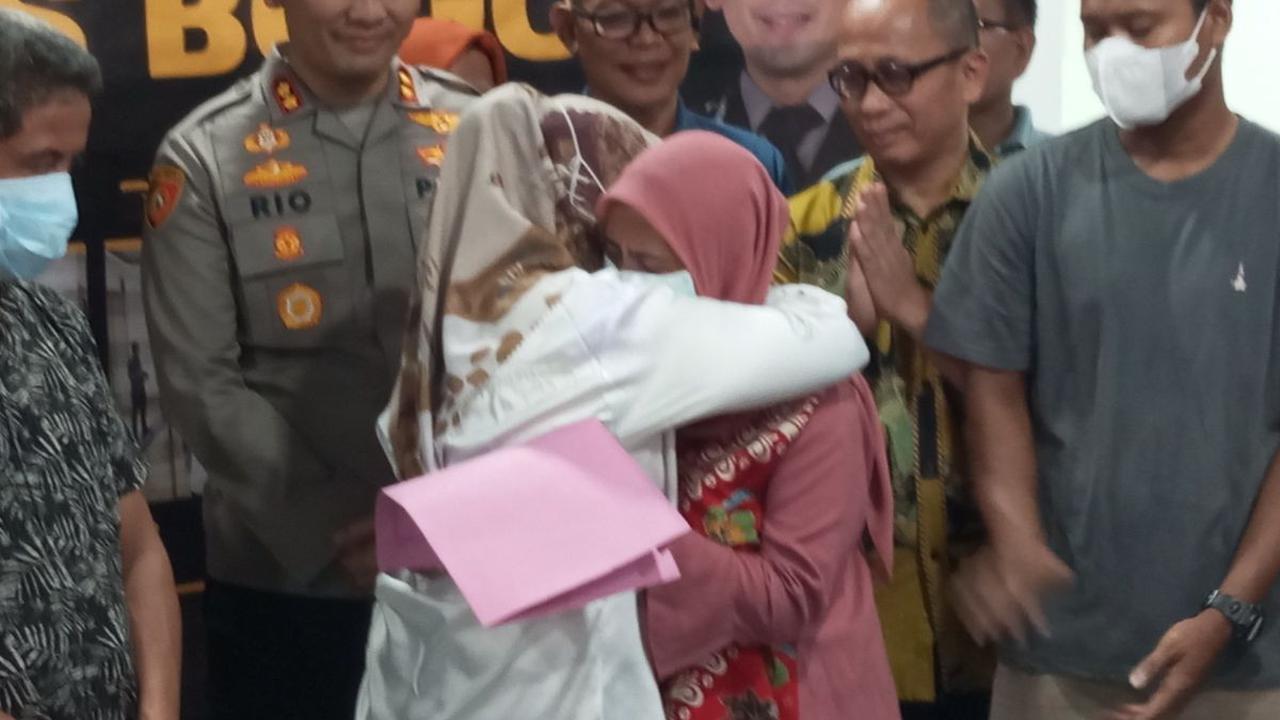 Kapolres Bogor AKBP Rio Wahyu Anggoro memastikan bayi antara milik Siti Mauliah (37) dengan ibu D, benar-benar tertukar di RS Sentosa Kemang.