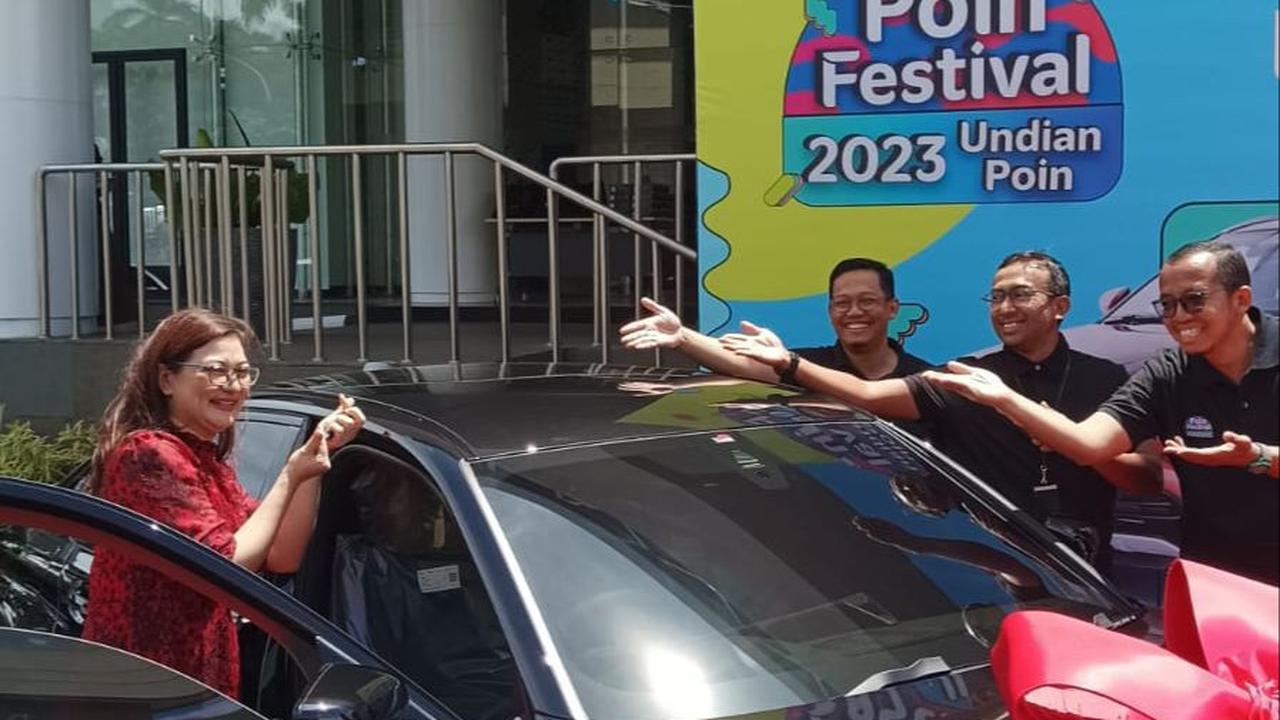 2 Pelanggan Telkomsel ini Dapat Mobil BMW dan Yaris Cross Gara-gara Tukarkan Poin