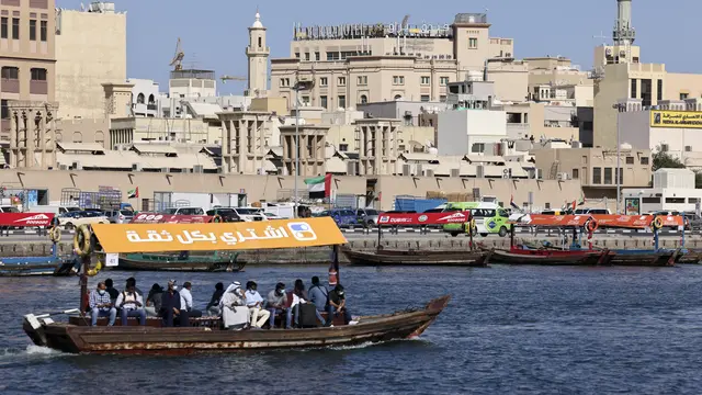 Serunya Naik Perahu Menyusuri Suaka Margasatwa Ras Al-Khor di Dubai