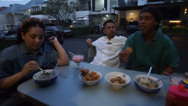 [Fimela] Raffi Ahmad dan Ronaldinho