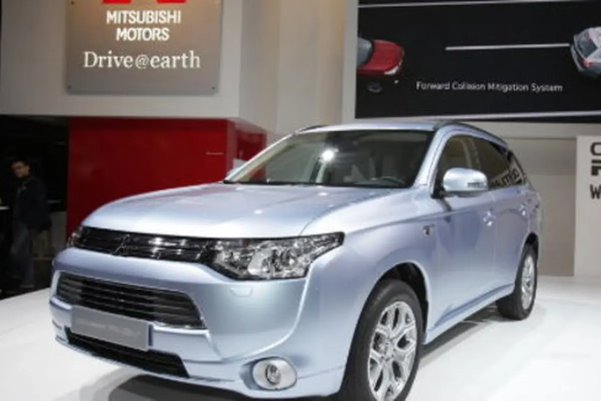 New Mitsubishi Outlander PHEV