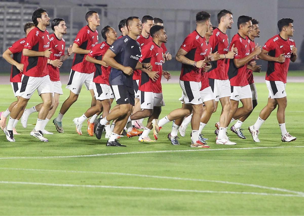 FOTO: Erick Thohir Pantau Langsung Latihan Timnas di Senayan