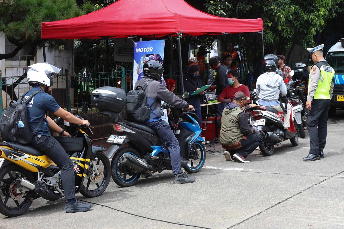 FOTO: Uji Emisi Gratis Digelar di Terminal Blok M Jakarta Selatan