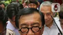 Yasonna H Laoly juga menjelaskan bahwa dirinya ditanya dalam kapasitas sebagai Ketua DPP PDIP untuk menjelaskan proses pergantian antar waktu (PAW) Harun Masiku usai Pemilihan Legislatif (Pileg) 2019 silam. (Liputan6.com/Herman Zakharia)