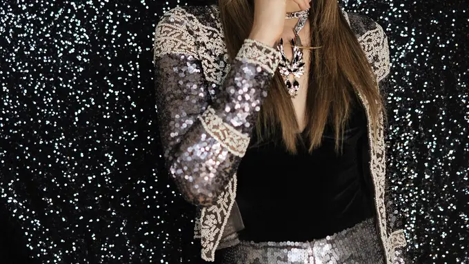 [Bintang] Cantiknya Bikin Histeris, Ini Warna Lipstik Andalan Cinta Laura