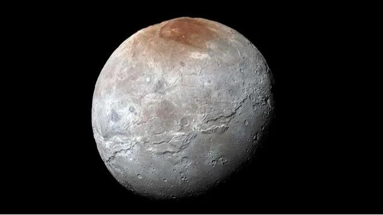 Ilmuwan Temukan Bahan Pemutih Rambut dan Disinfektan di Bulan Terbesar Pluto
