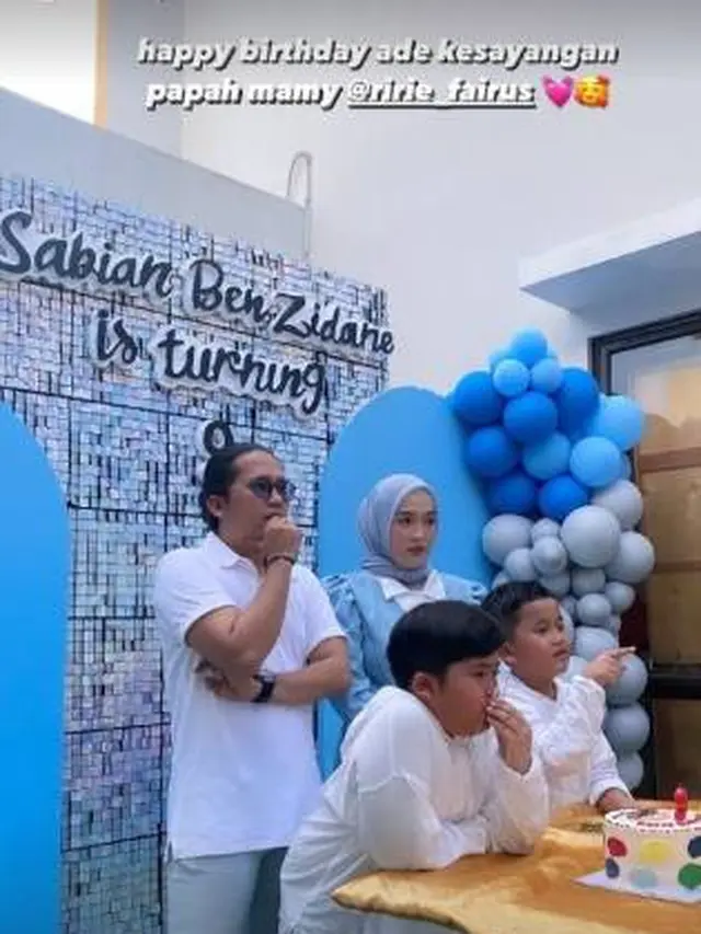 7 Potret Ririe Fairus dan Ayus Sabian Tampil Kompak Rayakan Ultah Anak
