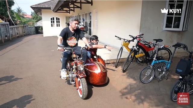 8 Potret Rumah Kaji Edan, Disebut Sosok di Balik Kekayaan Juragan 99