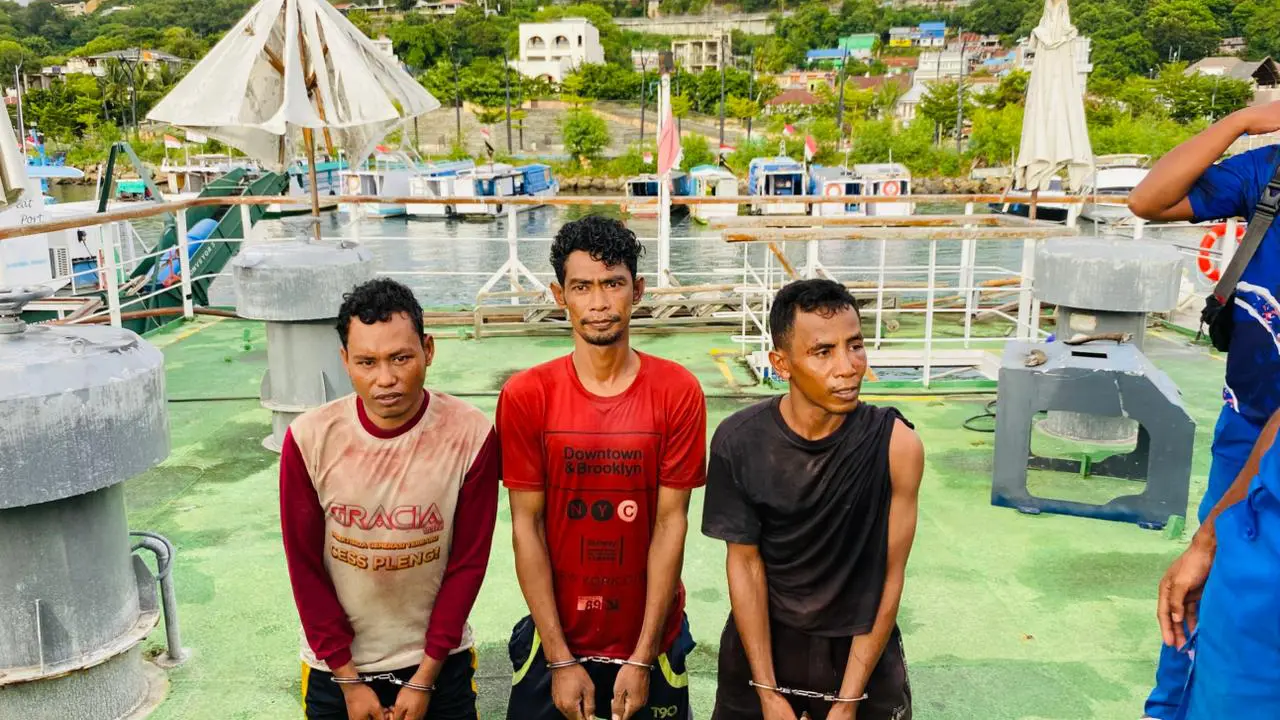Tiga pemburu rusa di Pulau Komodo diringkus polisi. (Istimewa)