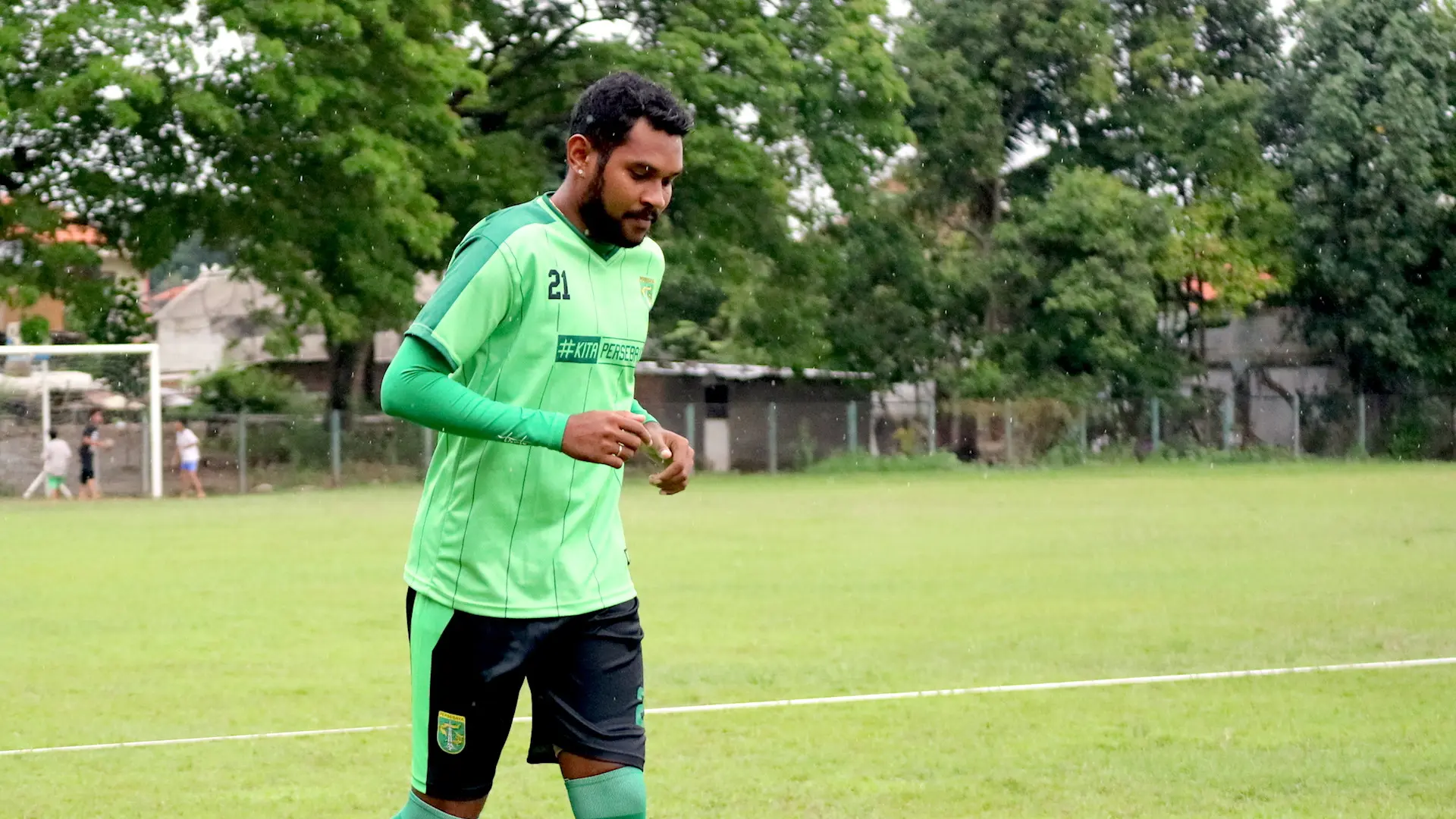 Pemain Persebaya Surabaya, Fandry Imbiri. (Bola.com/Aditya Wany)