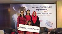 Tekanan yang dirasakan ibu dalam menjalankan perannya dapat teratasi dengan melibatkan anak sebagai rekan bekerja di dalam rumah.