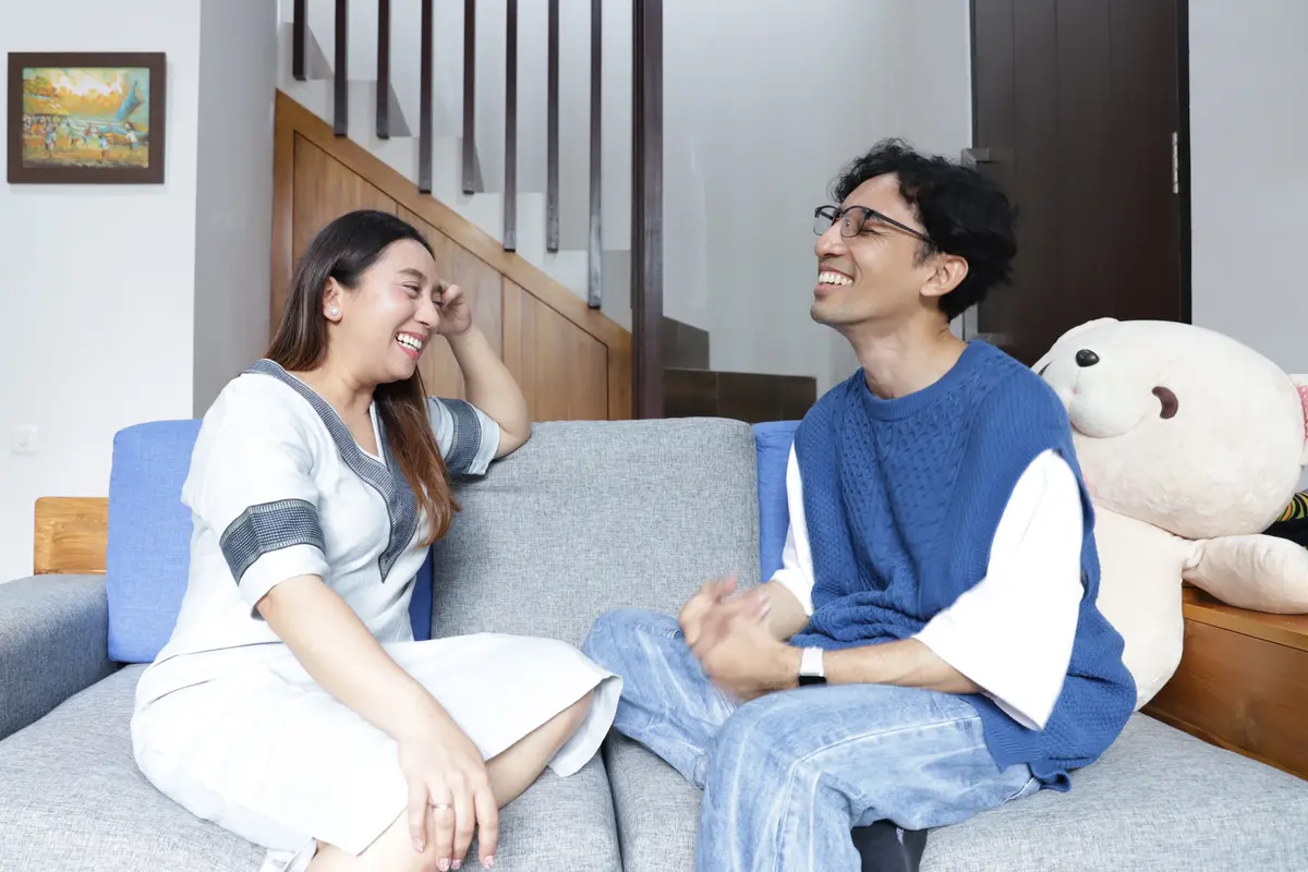 couple januari salah tingkah