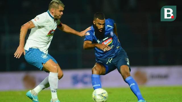 Sylvano Comvalius Vs Wallace Costa