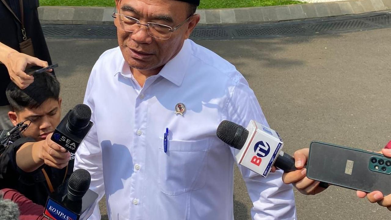 "Jadi, (hak cuti melahirkan) ini memang butuh kesediaan semua pihak, terutama pelaku dunia usaha untuk menerima dengan lapang dada," kata Muhadjir saat ditemui di Istana Kepresidenan, Jakarta, dikutip Rabu (10/7).