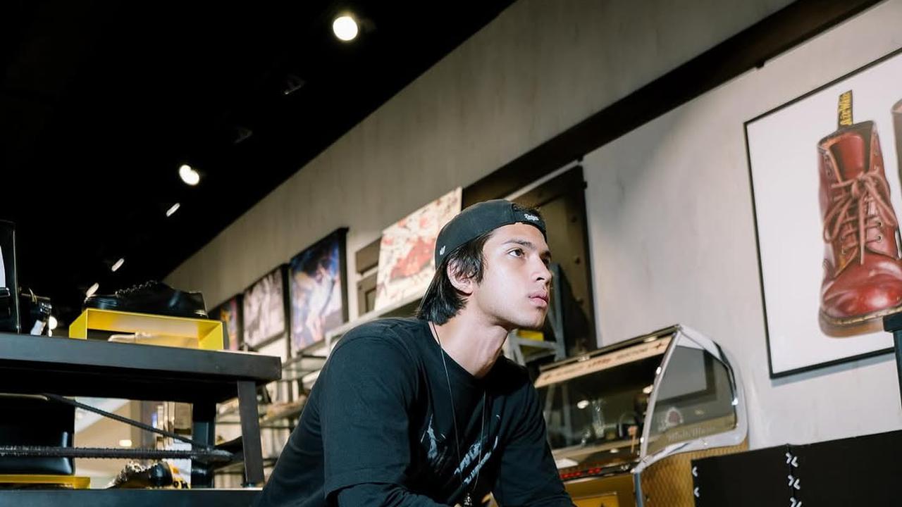 Potret Ganteng Arya Mohan, Pemain Sinetron 'ASMARA GEN Z' yang Kini Jadi Idola Baru