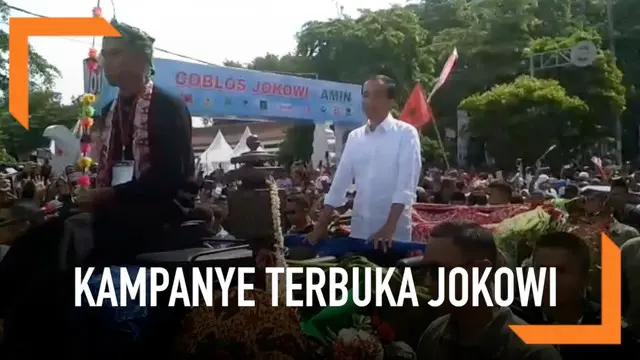 Joko Widodo melakukan kampanye terbuka pertamanya di Banten. Diarak menggunakan delman, Jokowi disambut ribuan pendukugnya.