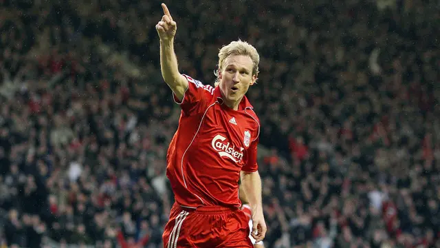 Foto: 6 Pemain Liverpool yang Pernah Mendapat Kartu Merah Saat Melawan Manchester United