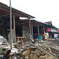 Rumah rusak pasca gempa 6,2 magnitudo mengguncang Majene dan Mamuju pada 15 Januari 2021 (Foto: Liputan6.com/Abdul Rajab Umar)