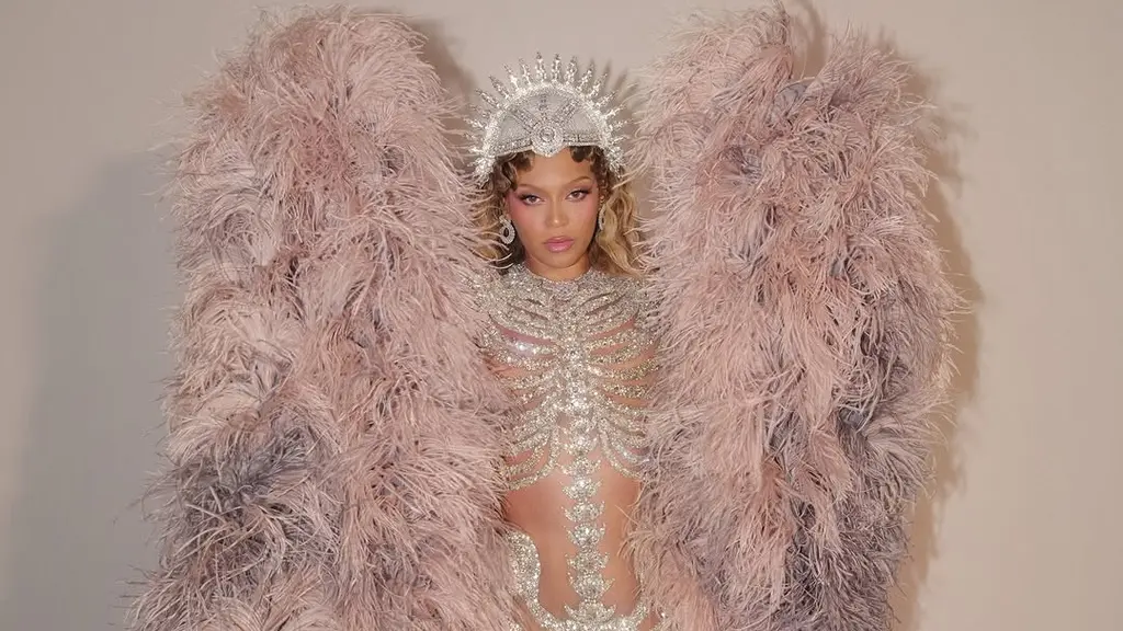 Beyoncé tampil dengan interpretasi yang berani dan artistik di Met Gala 2026.
