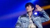 Meme Lucu Saat Eunhyuk Jatuh di Atas Panggung Beredar Luas