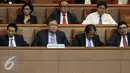 Perwakilan Pemerintah Menteri Keuangan Bambang Brodjonegoro (kedua kiri) di dampingi Menteri PPN/ Kepala Bapppenas Sofyan Djalil (kedua kanan) saat menghadiri  Rapat Paripurna di Kompleks Parlemen, Jakarta, Senin (25/7). (Liputan6.com/Johan Tallo)