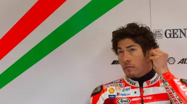 Mantan juara dunia MotoGP asal Amerika Serikat sekaligus rider Red Bull Honda WorldSBK, Nicky Hayden, meninggal dunia dengan usia 35 tahun pada Senin (22/5) atau lima hari setelah dirinya terlibat kecelakaan berat. (AP Photo / Miguel Angel Morenatti)