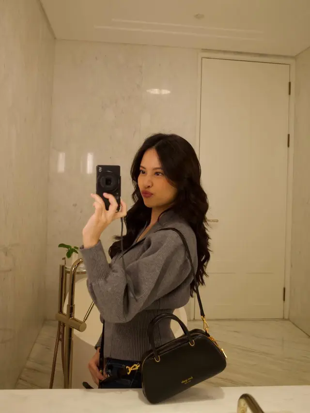 Potret Duo Bestie Hanggini dan Shenina Kompak Pakai Tas Kate Spade Rp5,5 Jutaan