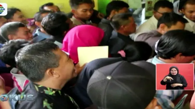 Penumpukan antrean hingga aksi ricuh warnai pengurusan e-ktp di Jombang, Jawa Timur