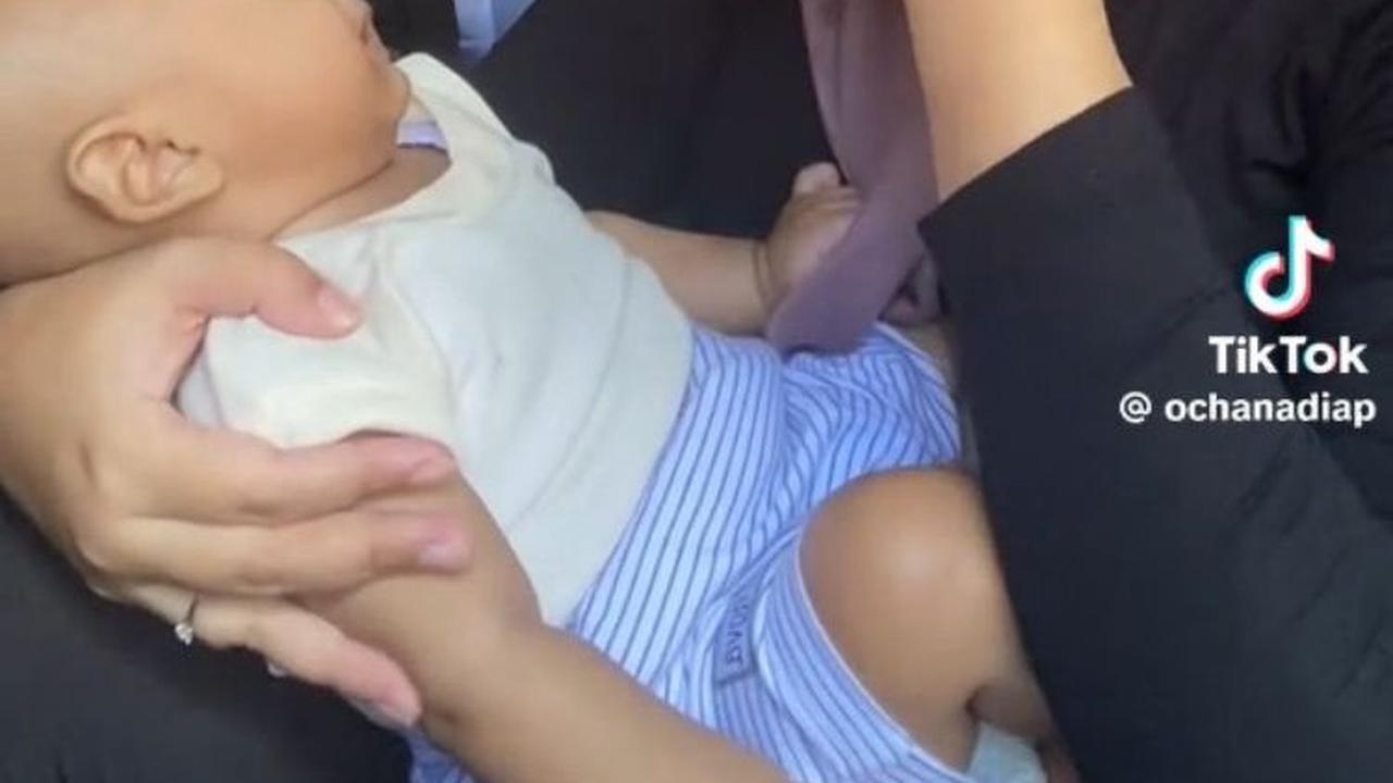 Viral Momen Seorang Ibu Pamit Kerja Pada Anaknya usai 3 Bulan Cuti Melahirkan, Bikin Haru
