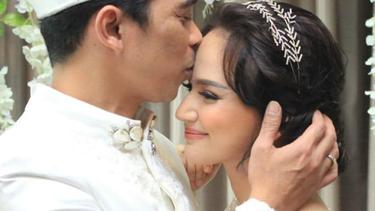 Potret Pernikahan Angelica Simperler Dan Rico Hidros News Entertainment Fimela Com