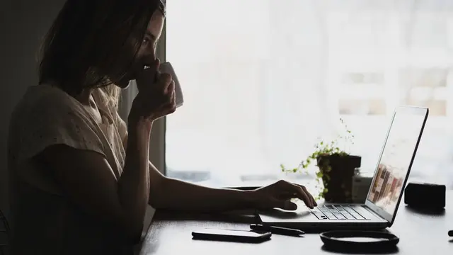 Ilustrasi Relationship Female