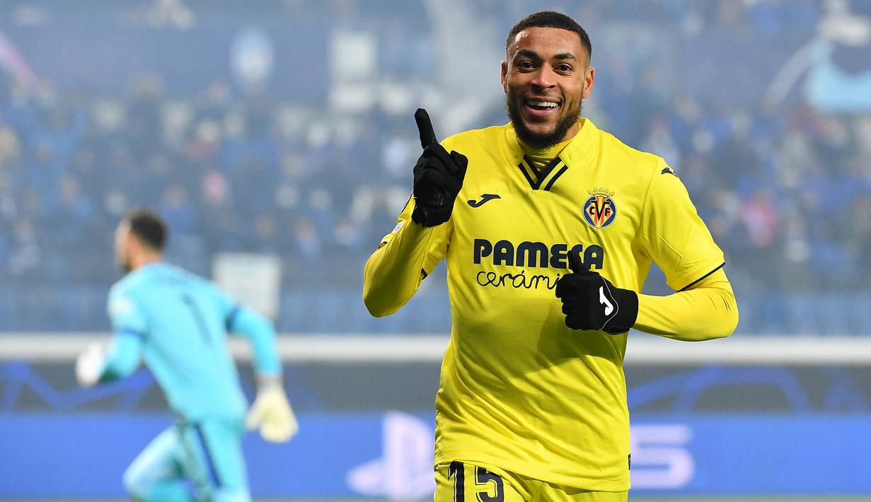 Arnaut Danjuma. Sayap Belanda berusia 25 tahun yang didatangkan Villarreal dari Bournemouth di awal musim 2021/2022 ini mencetak hattrick di pekan ke-25 Liga Spanyol saat mengalahkan tuan rumah Granada 4-1 (19/2/2022). Total ia telah mencetak 12 gol dan 3 assist dari 21 laga. (AFP/Isabella Bonotto)
